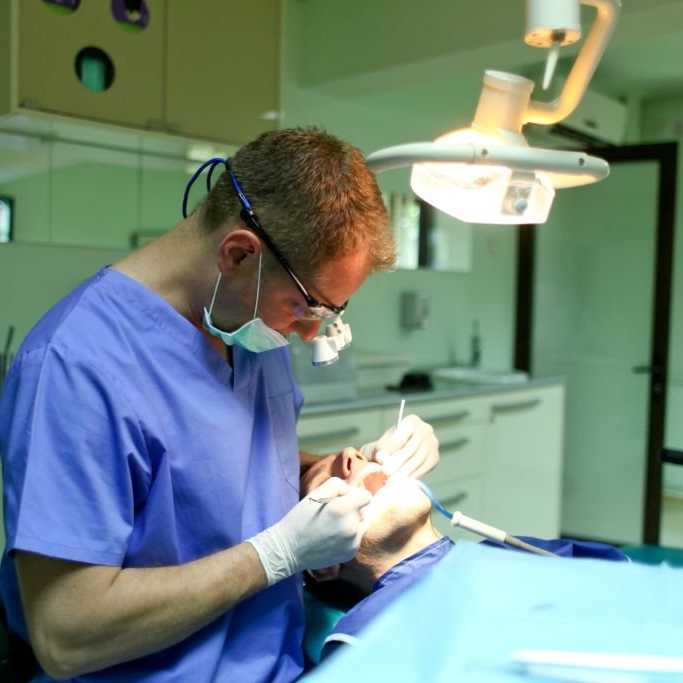 Servicii stomatologice de endodonție