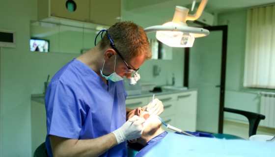 Servicii stomatologice de endodonție