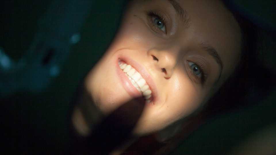 Albirea profesională a dinților (gutieră + pastă)