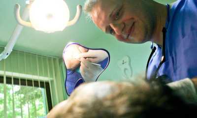 10 întrebări frecvente despre implantul dentar
