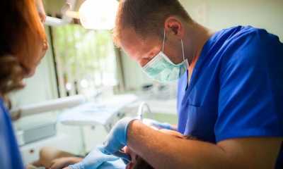 Ce alegem: implanturile sau punțile dentare?