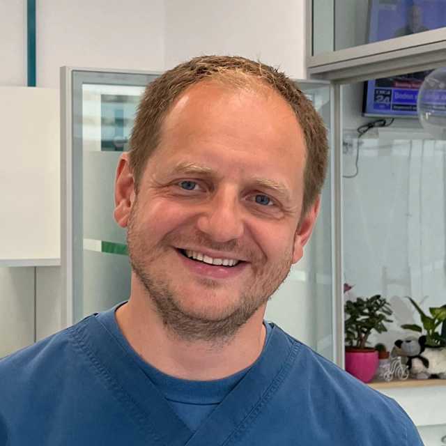 Radu Todosi, Stomatologie generală, Specialist implantologie